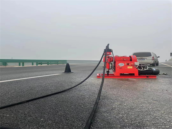 文水马路路基路面开裂下沉注浆加固灌浆